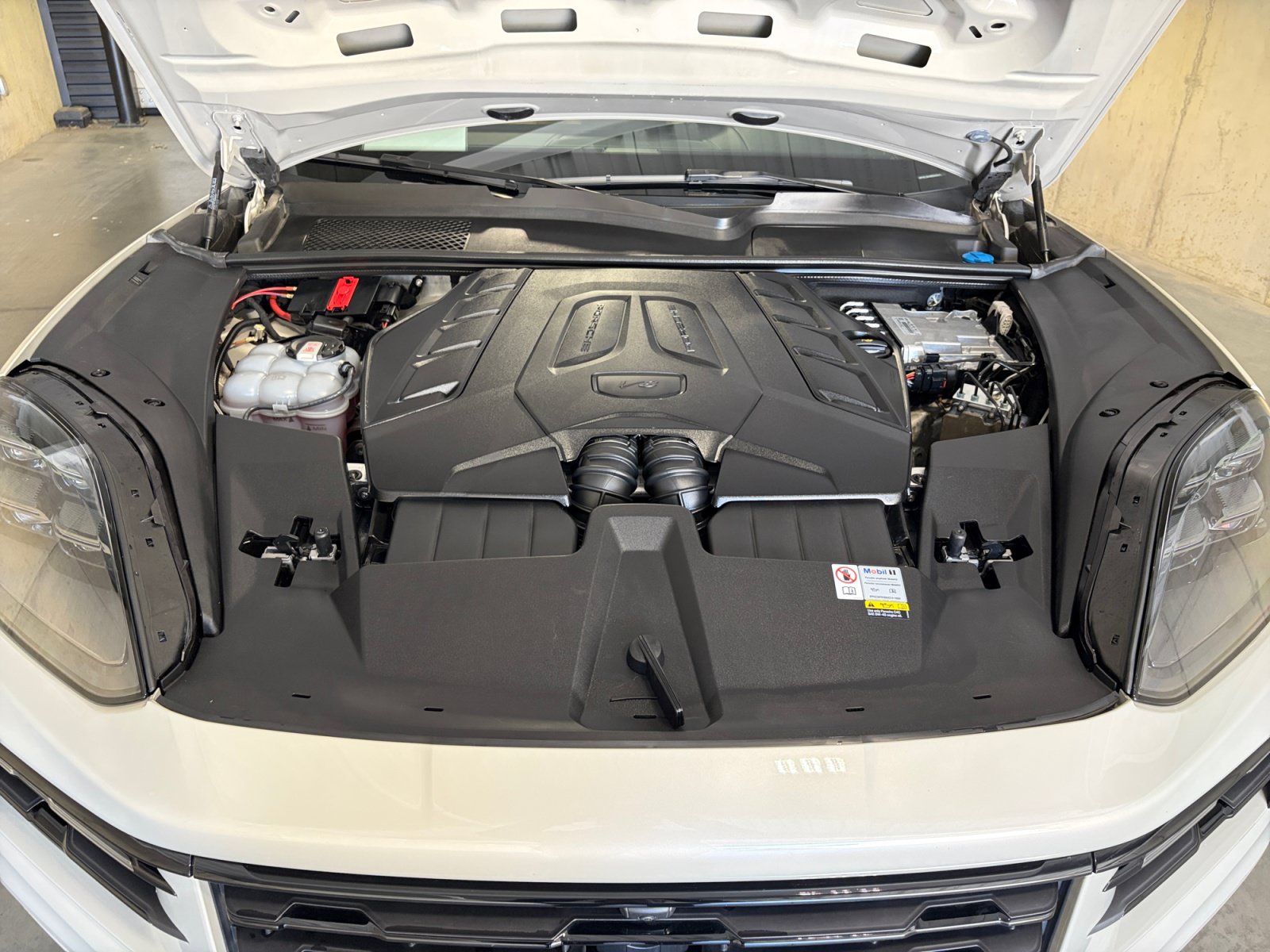 Certified 2024 Porsche Cayenne S AWD/4WD image 13