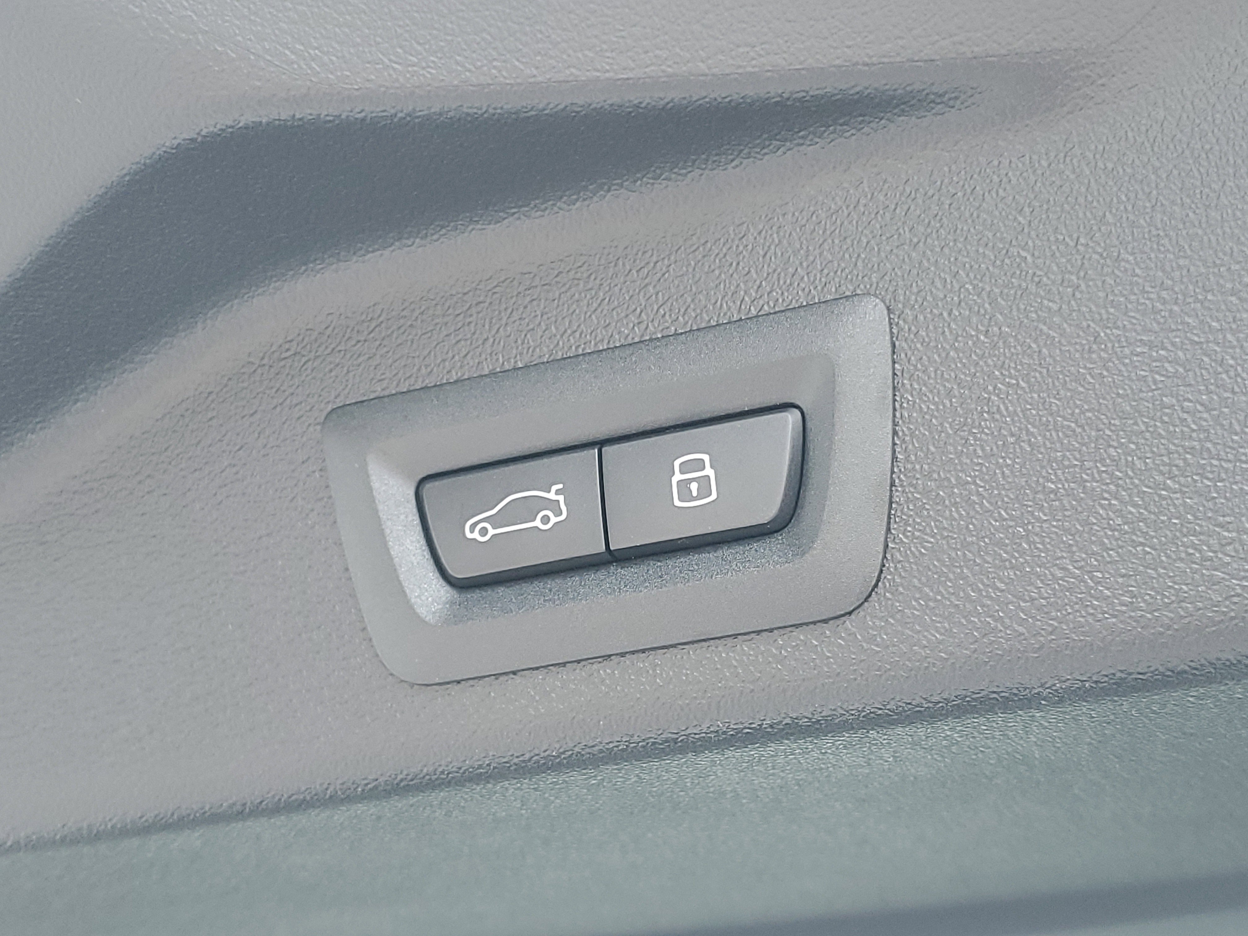 New 2026 BMW X5 xDrive50e image 28