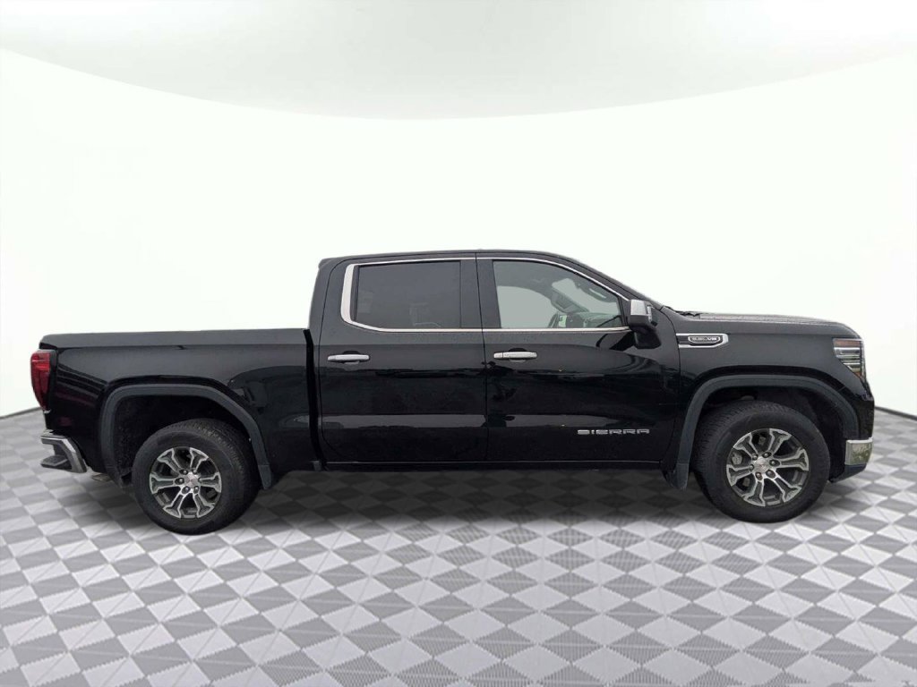 Used 2025 GMC Sierra 1500 SLT RWD image 2