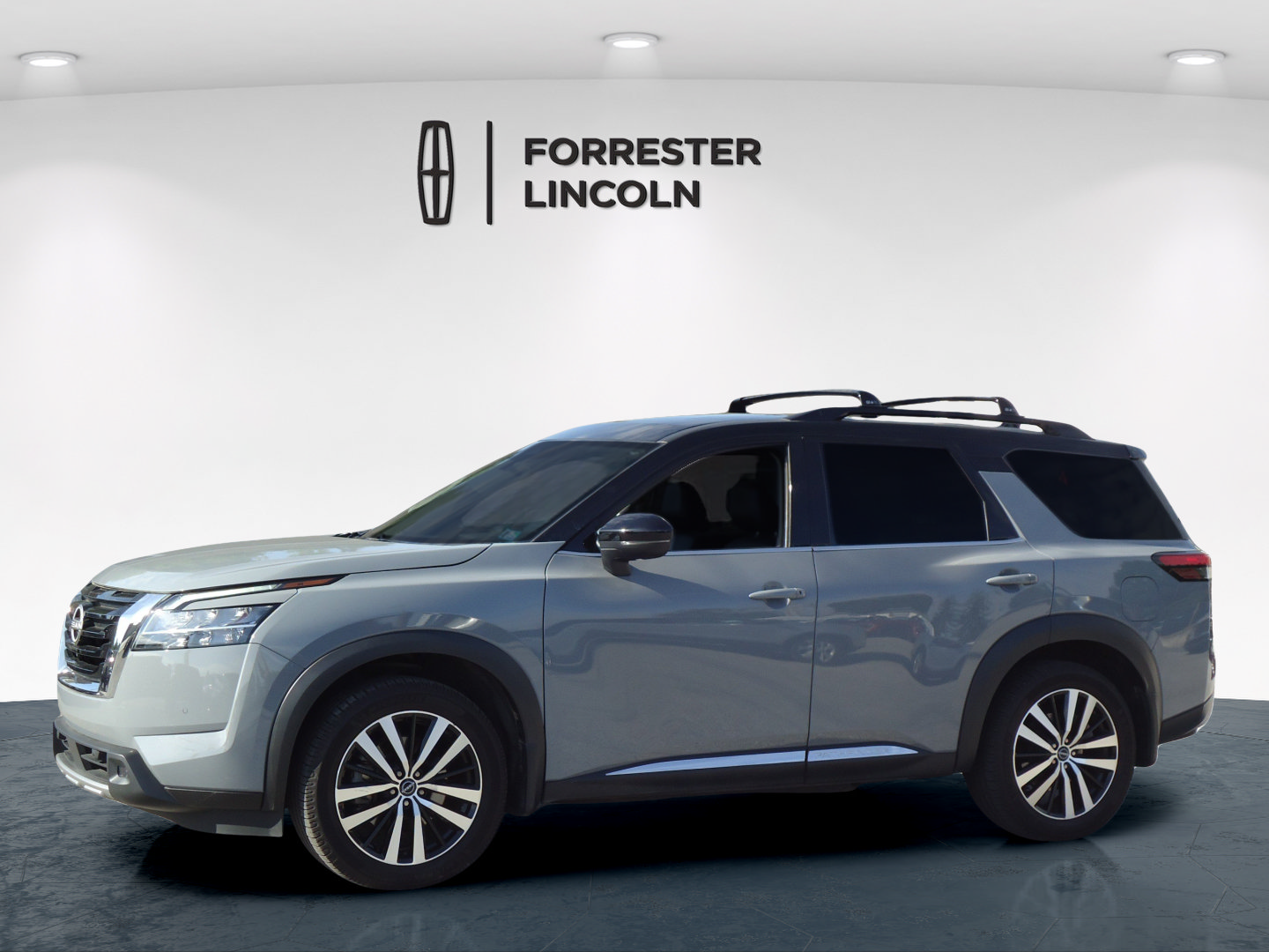 Used 2023 Nissan Pathfinder Platinum AWD/4WD image 6