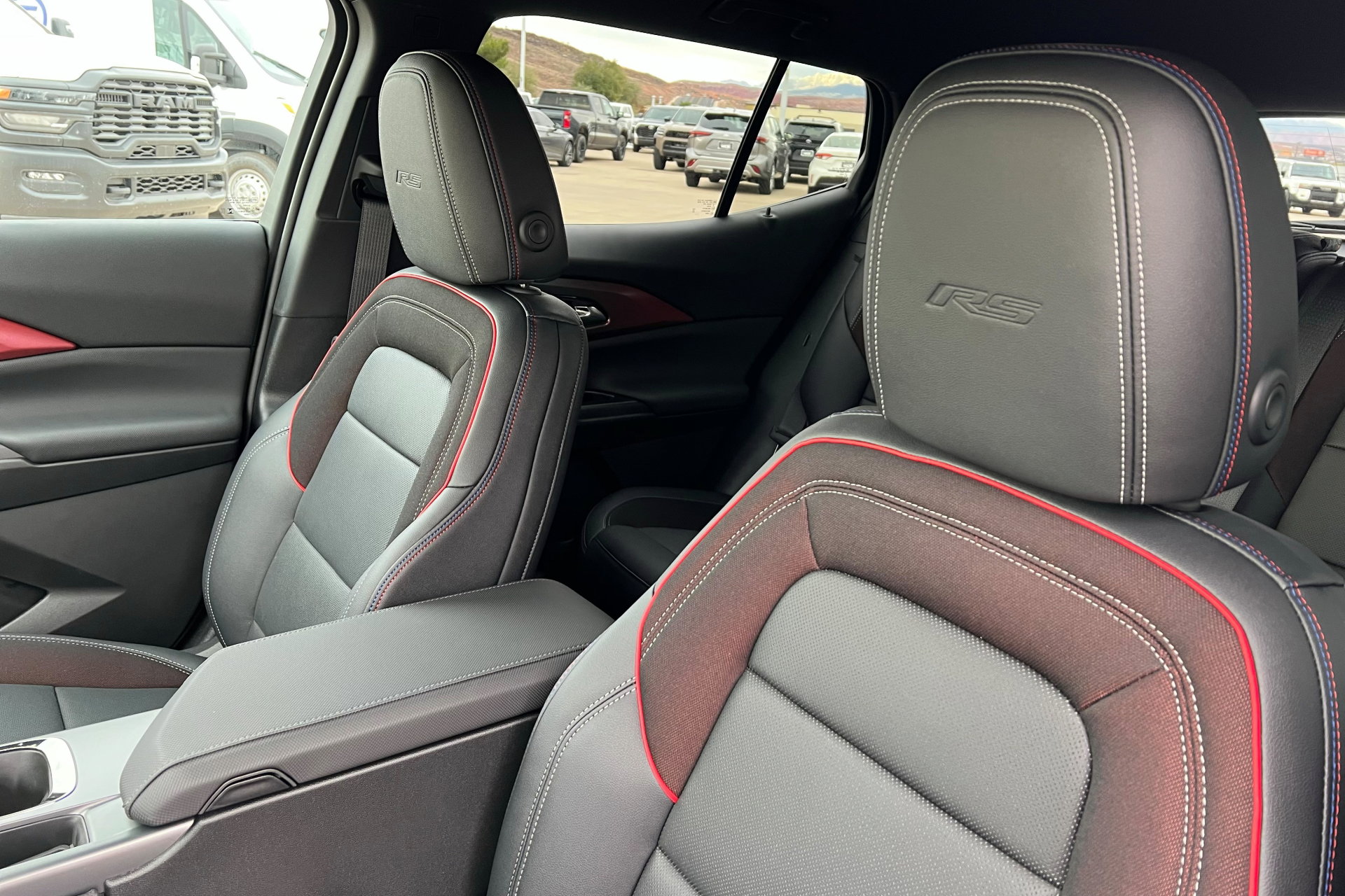 New 2026 Chevrolet Equinox EV RS image 17