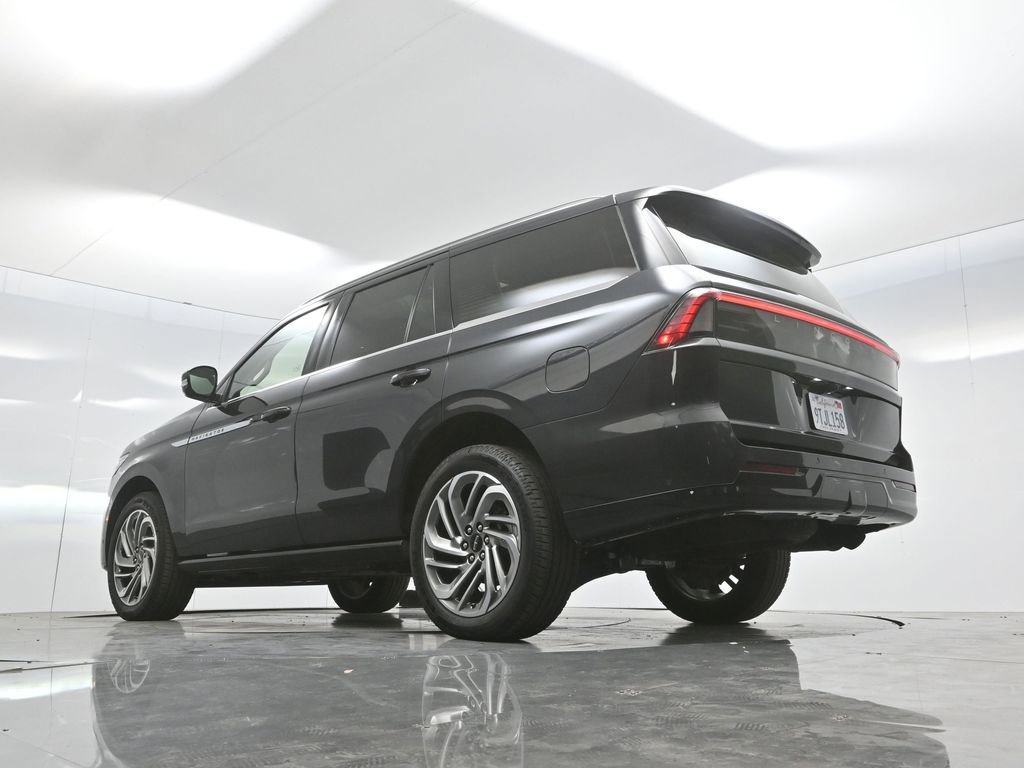 Used 2025 Lincoln Navigator Reserve AWD/4WD image 58