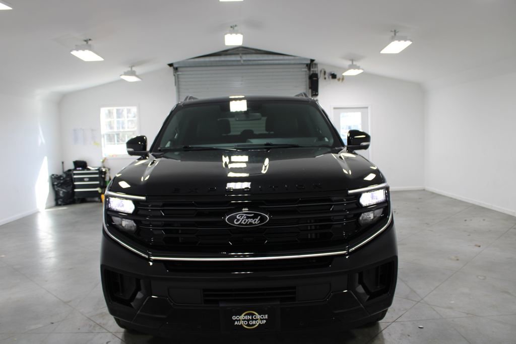 New 2026 Ford Expedition Platinum image 2