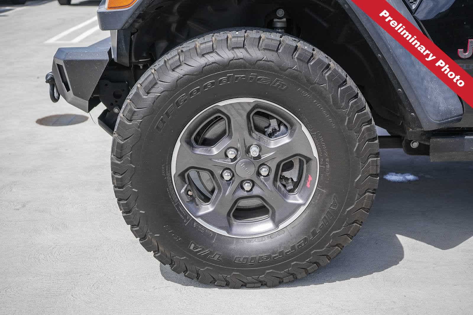 Used 2020 Jeep Gladiator Rubicon w/ Trailer Tow Package AWD/4WD image 12
