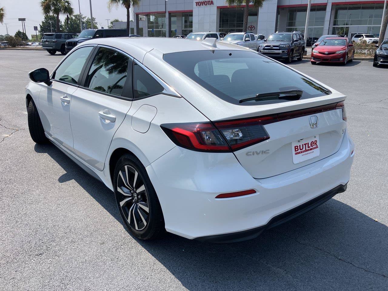 Used 2024 Honda Civic EX-L image 3