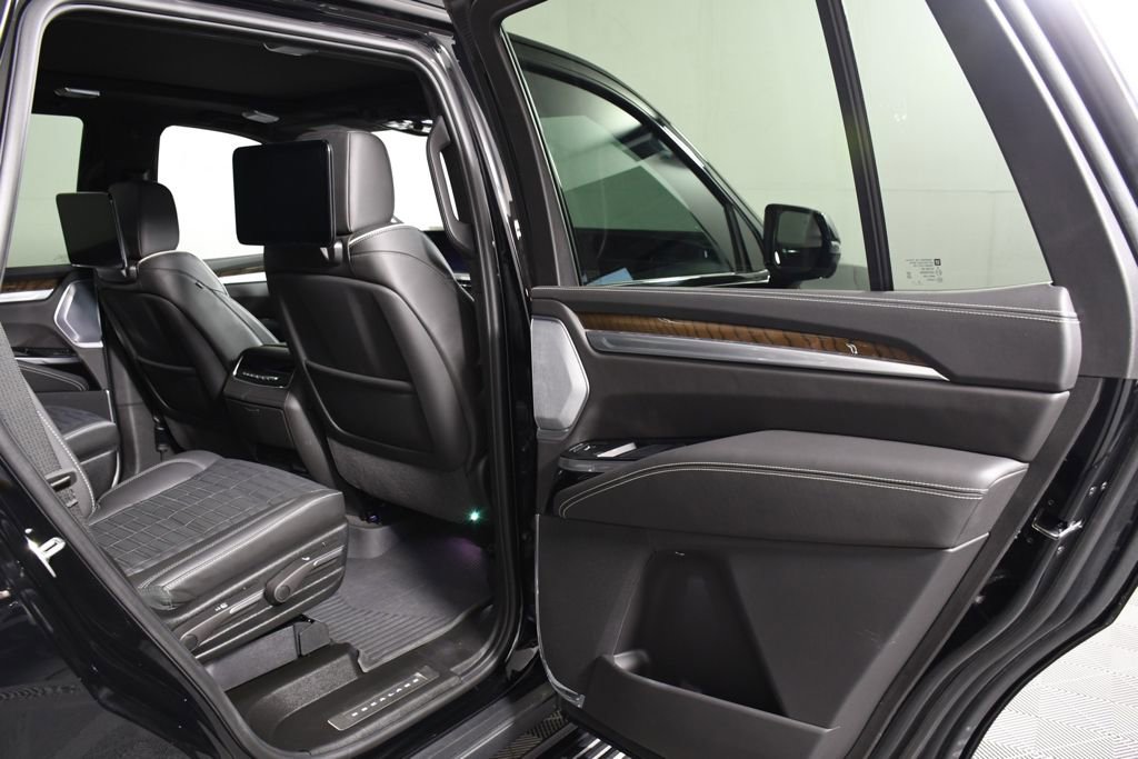 Used 2026 Cadillac Escalade Platinum Sport w/ LPO, ONYX Package AWD/4WD image 12