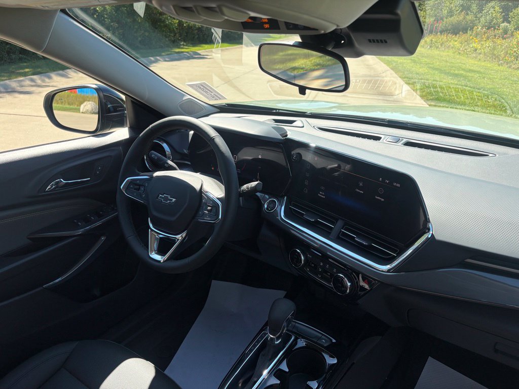 New 2026 Chevrolet Trax ACTIV w/ Sunroof Package FWD image 33