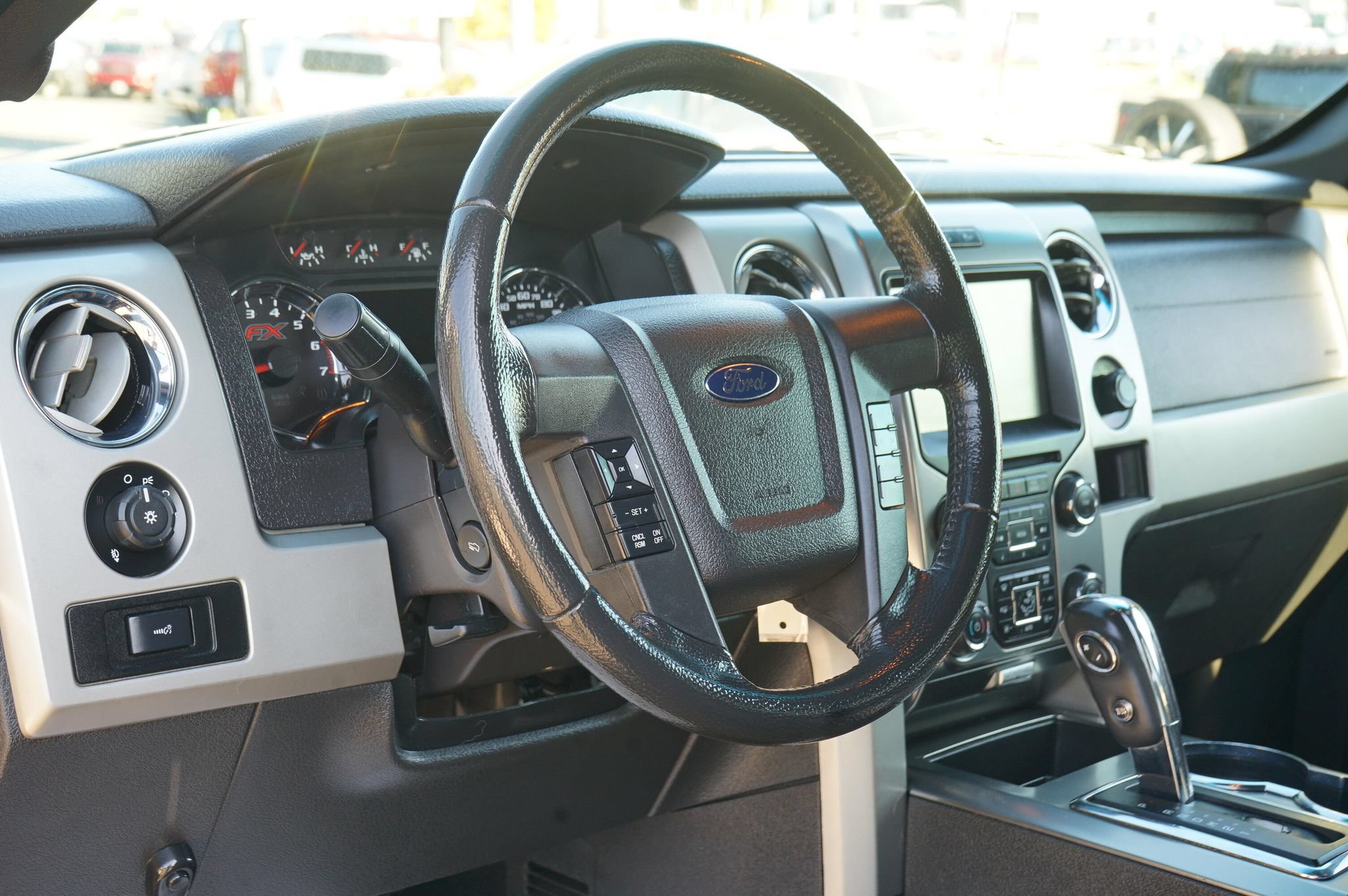 Used 2014 Ford F150 FX4 w/ Equipment Group 402A Luxury AWD/4WD image 23