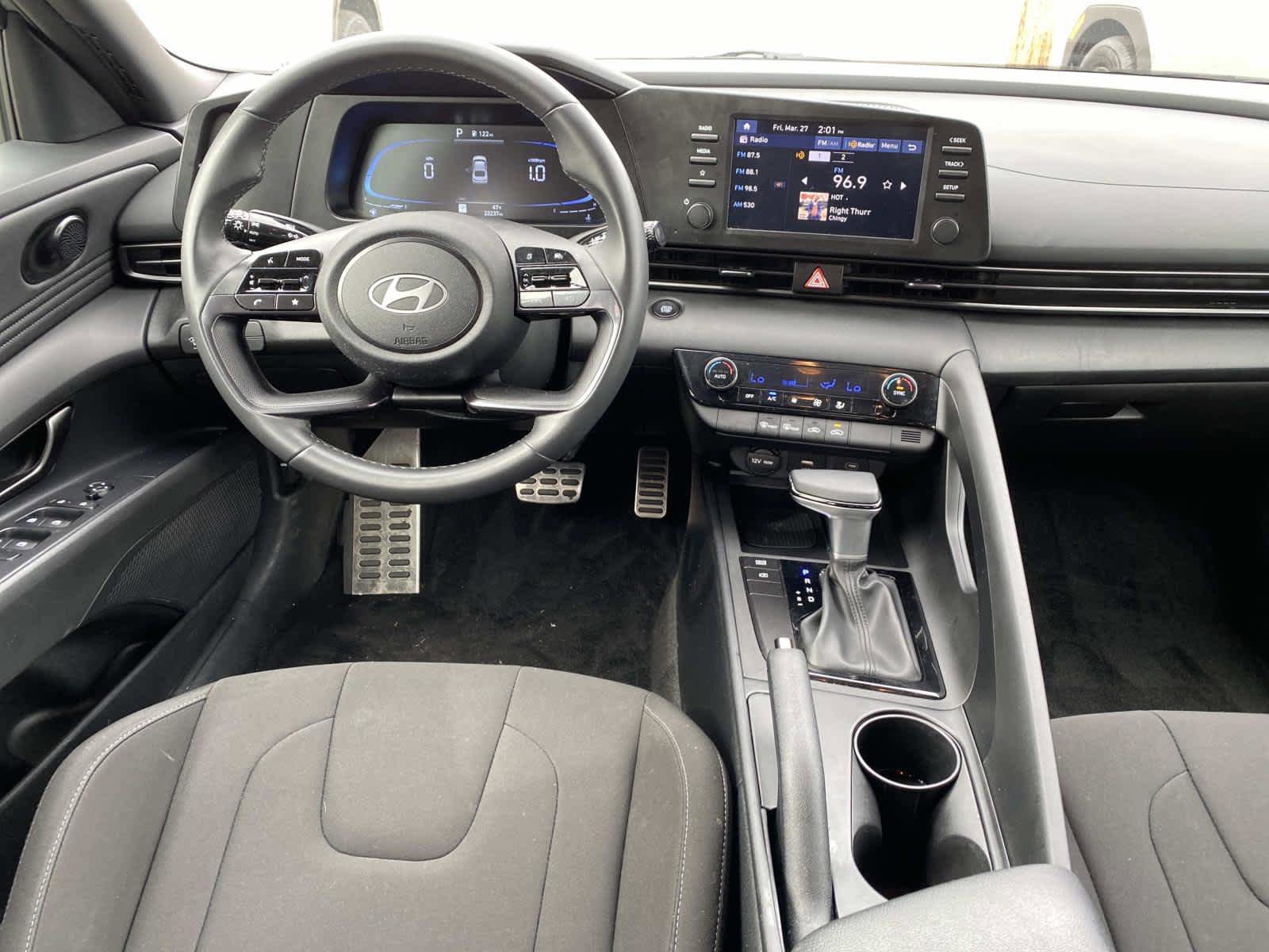 Used 2025 Hyundai Elantra Sport FWD image 7