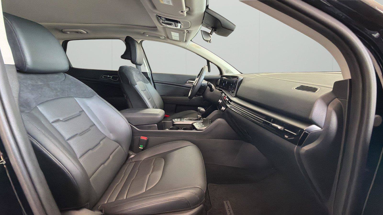 Used 2026 Kia Sportage SX FWD image 14