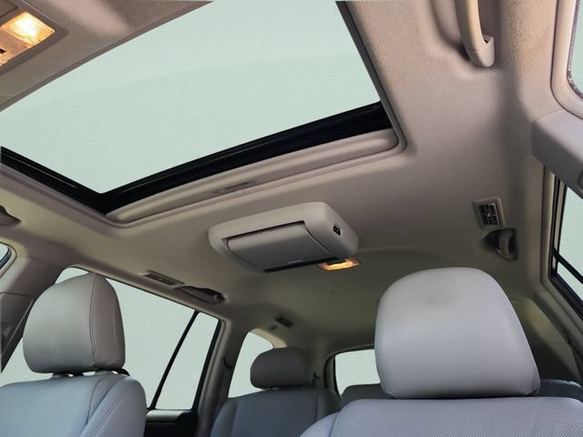 Used 2013 Toyota Highlander Limited AWD/4WD image 29