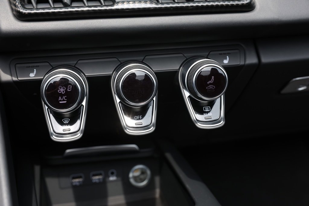 Used 2018 Audi R8 V10 plus w/ Full Leather Package image 57