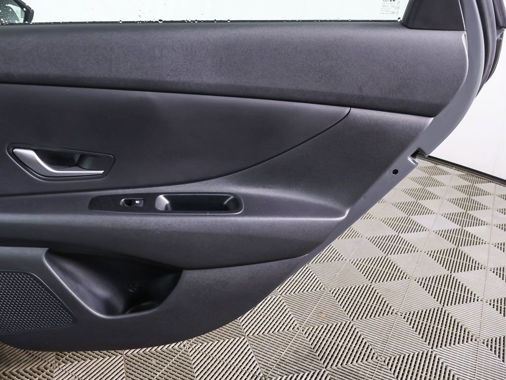 Certified 2024 Hyundai Elantra SEL image 21