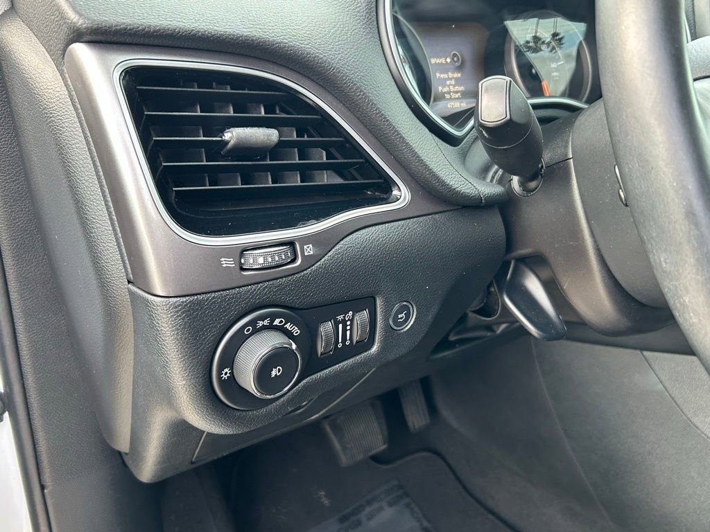 Certified 2019 Jeep Cherokee Limited image 19