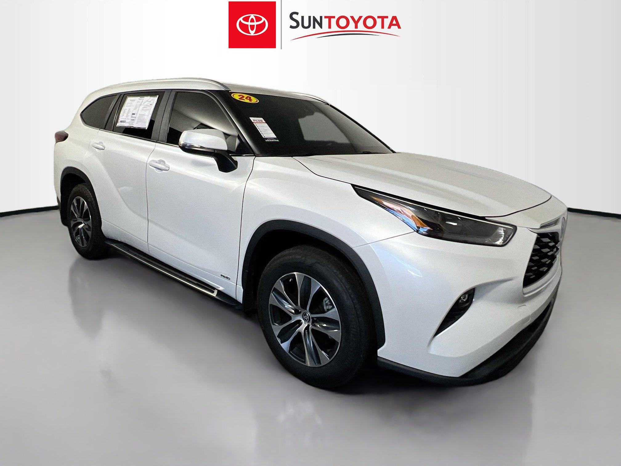 Used 2024 Toyota Highlander XLE