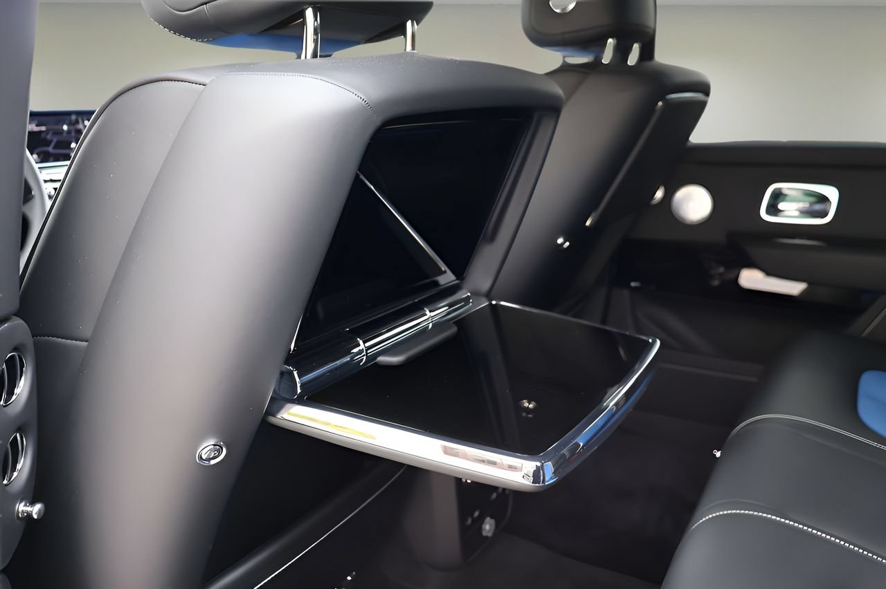 Certified 2026 Rolls-Royce Cullinan Black Badge AWD/4WD image 20