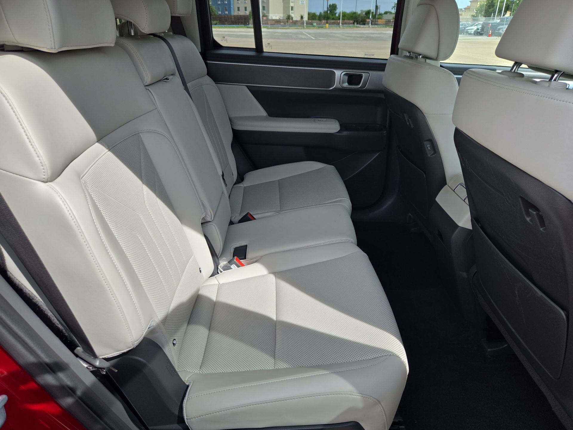 Used 2025 Hyundai Santa Fe SEL FWD image 30