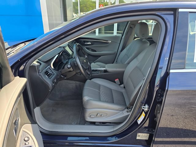 Used 2018 Chevrolet Impala LT w/ LT Convenience Package FWD image 9