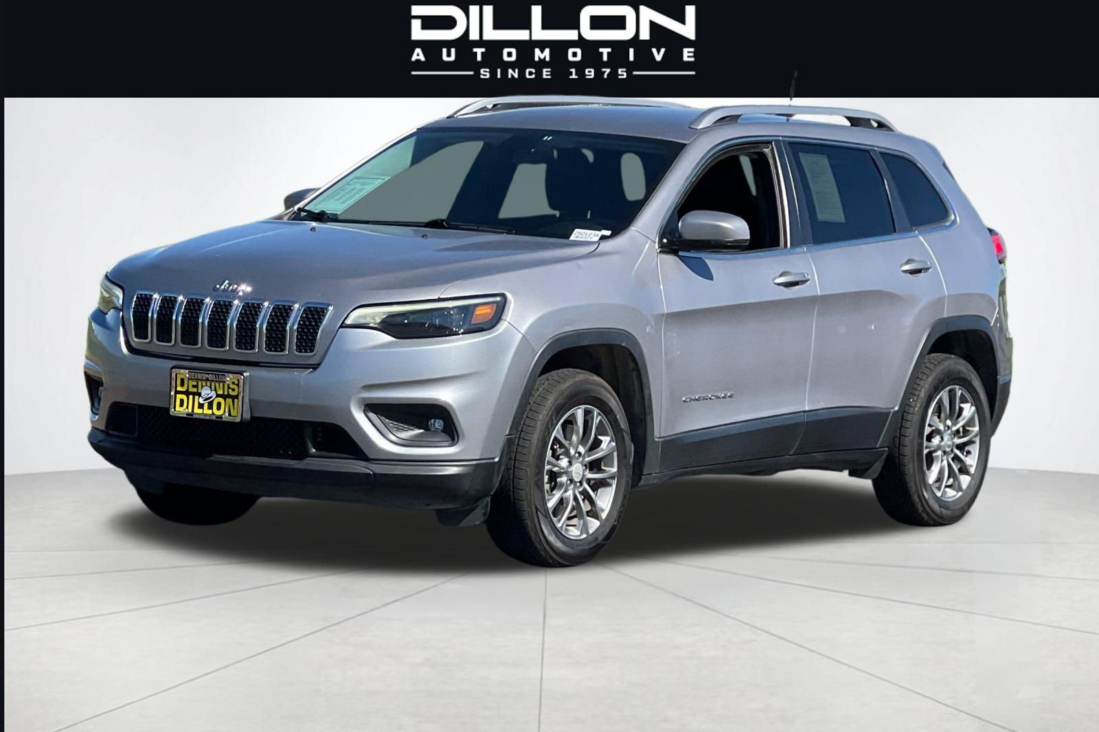 Used 2019 Jeep Cherokee Latitude Plus w/ Cold Weather Group AWD/4WD image 8
