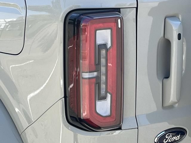 Used 2025 Ford Bronco Outer Banks AWD/4WD image 10