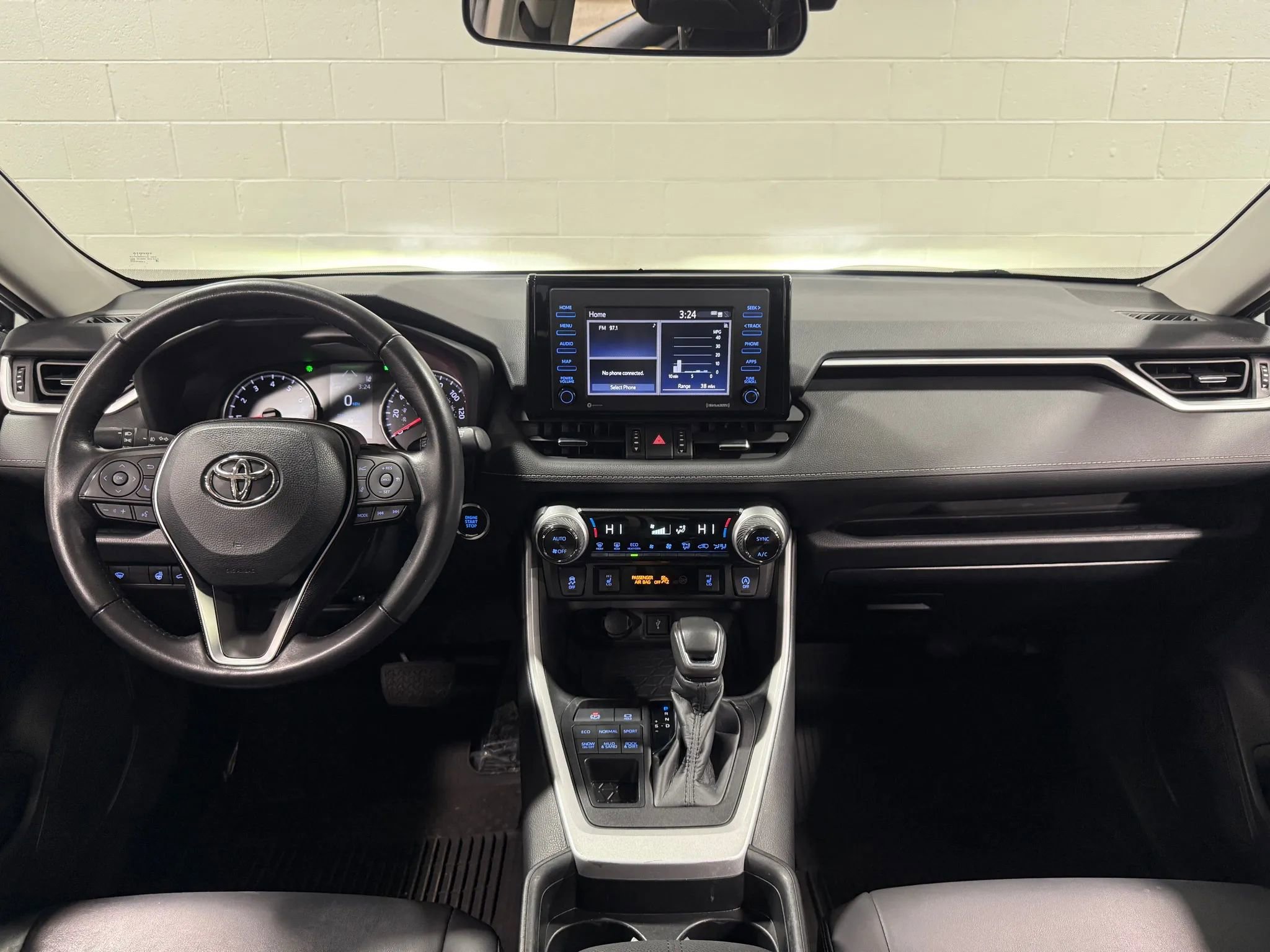 Used 2021 Toyota RAV4 XLE Premium AWD/4WD image 23