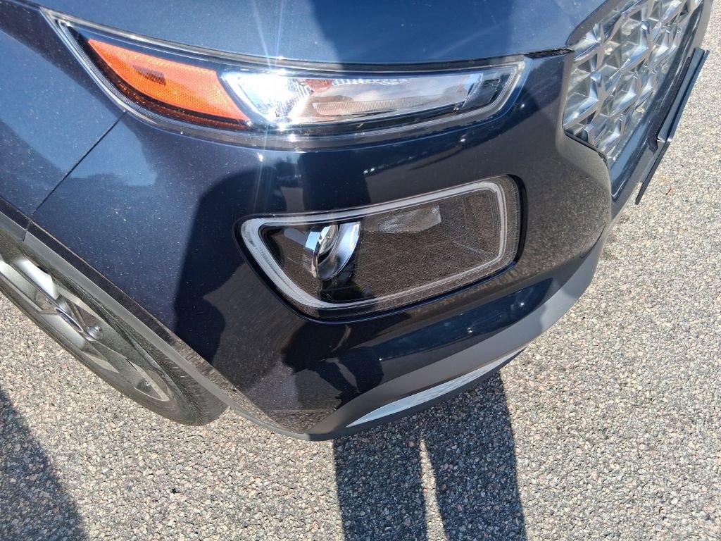 Used 2020 Hyundai Venue FWD image 10