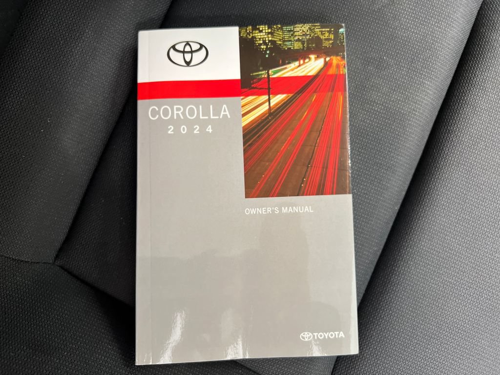 Used 2024 Toyota Corolla LE FWD image 31