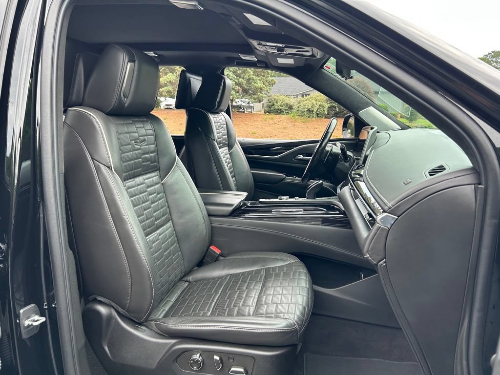 Used 2023 Cadillac Escalade ESV V AWD/4WD image 55