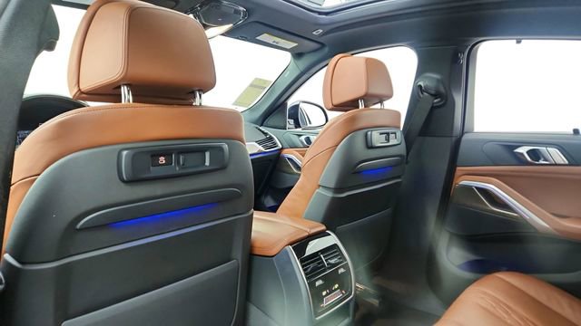 Used 2022 BMW X6 xDrive40i w/ Executive Package image 31
