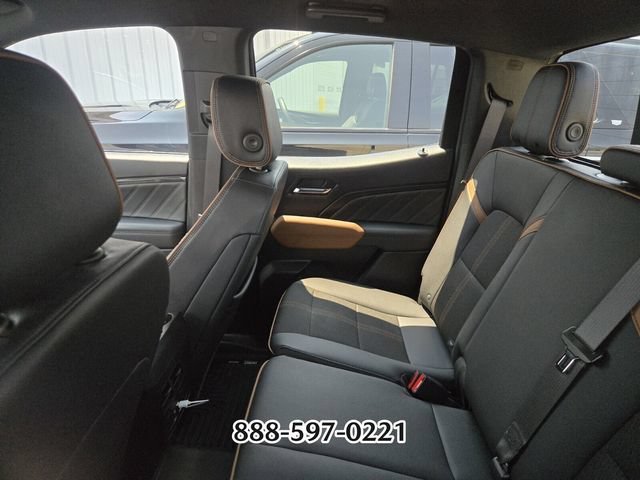 Used 2024 GMC Canyon AT4 AWD/4WD image 4