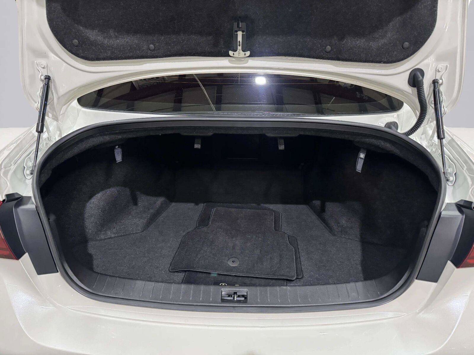 Used 2022 INFINITI Q50 Luxe w/ Cargo Package AWD/4WD image 47