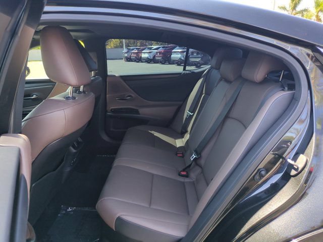 Used 2025 Lexus ES 300h w/ Premium Package FWD image 27
