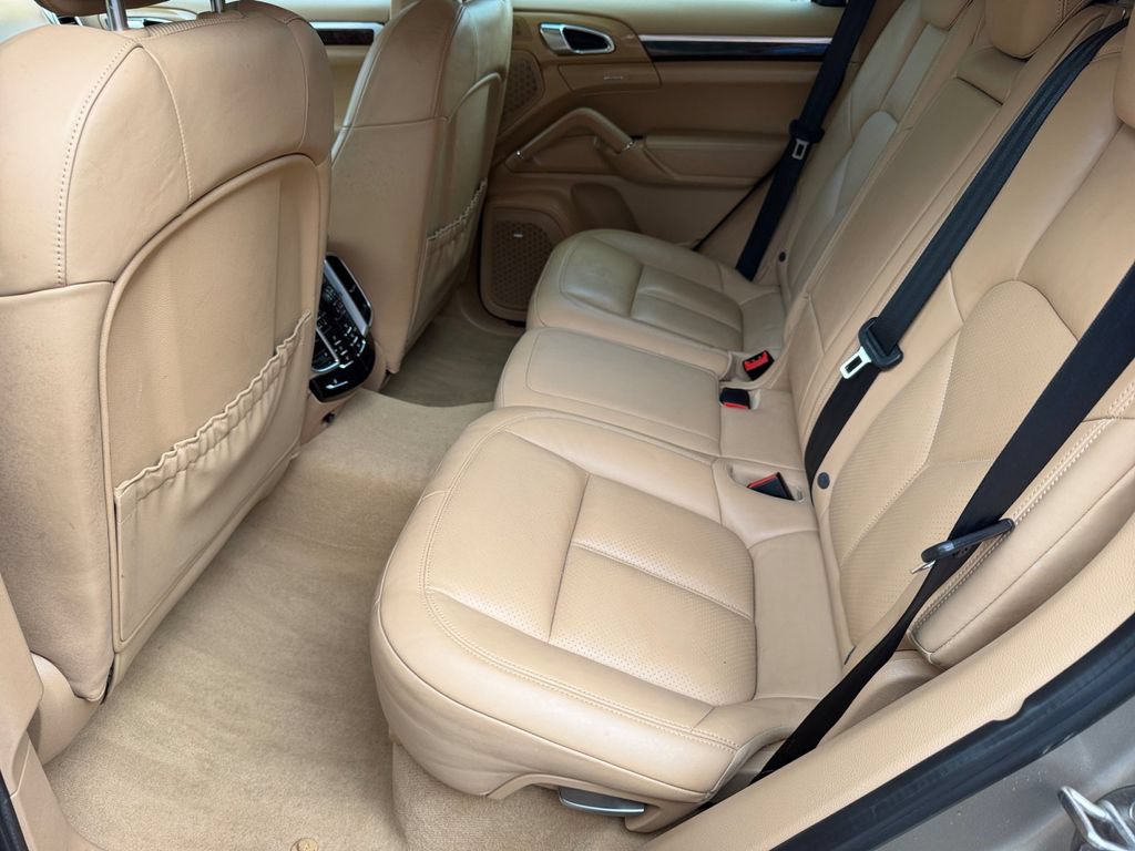 Used 2016 Porsche Cayenne AWD/4WD image 14