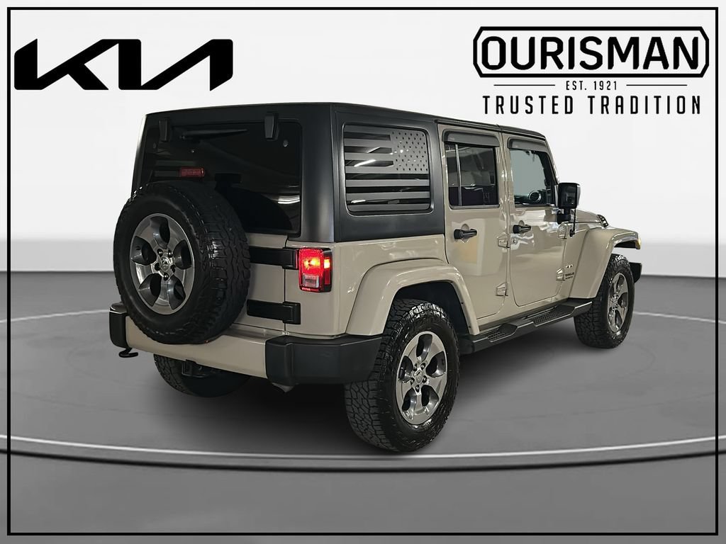 Used 2017 Jeep Wrangler Unlimited Sahara w/ Max Tow Package AWD/4WD image 4