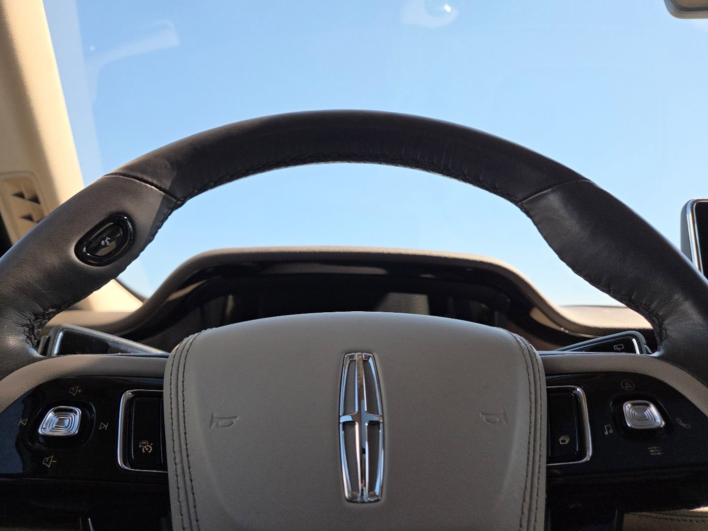 Used 2023 Lincoln Aviator Grand Touring w/ Equipment Group 301A image 20