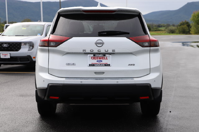 Used 2025 Nissan Rogue SV AWD/4WD image 3