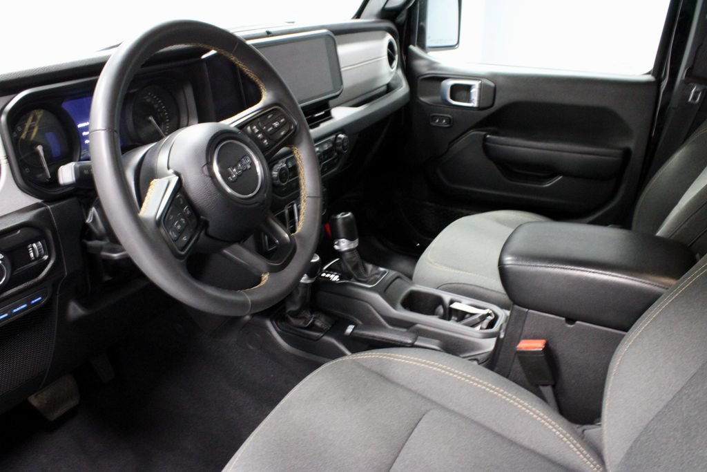 Used 2024 Jeep Wrangler Unlimited AWD/4WD image 21