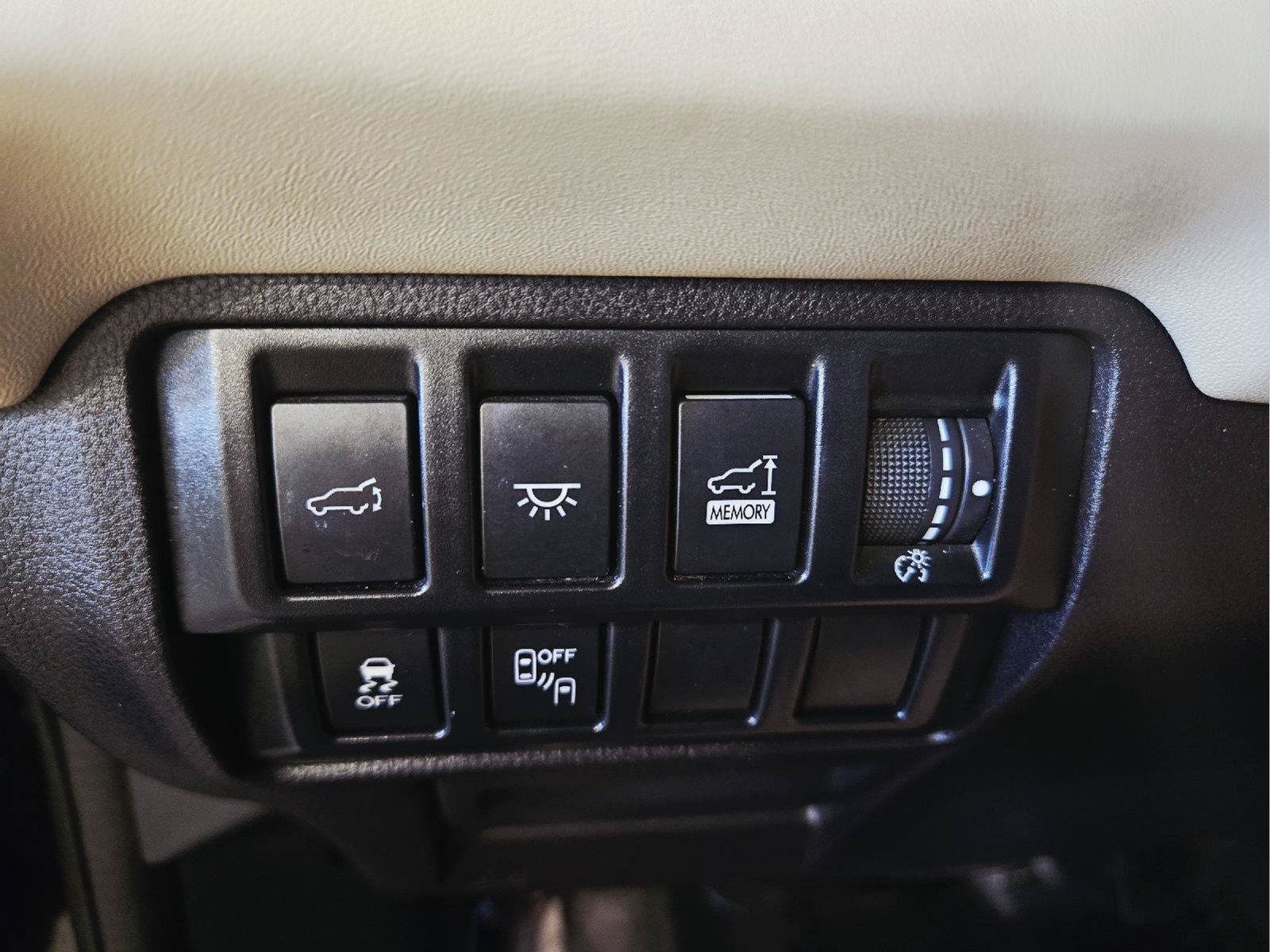 Used 2020 Subaru Ascent Touring AWD/4WD image 14