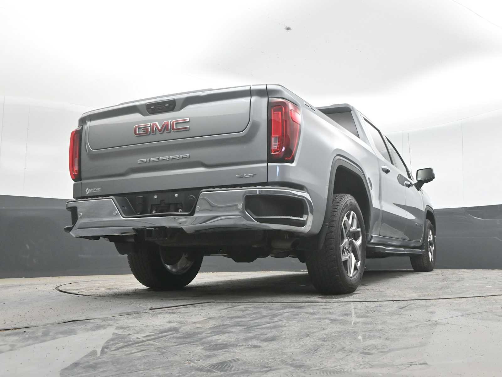 Used 2024 GMC Sierra 1500 SLT w/ SLT Premium Plus Package AWD/4WD image 31