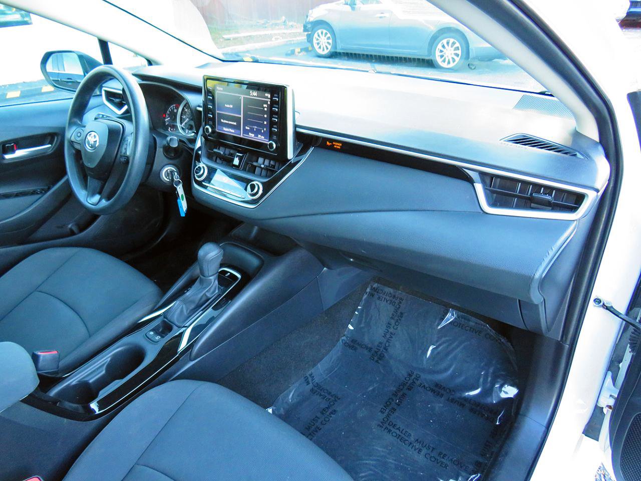 Used 2020 Toyota Corolla LE FWD image 16