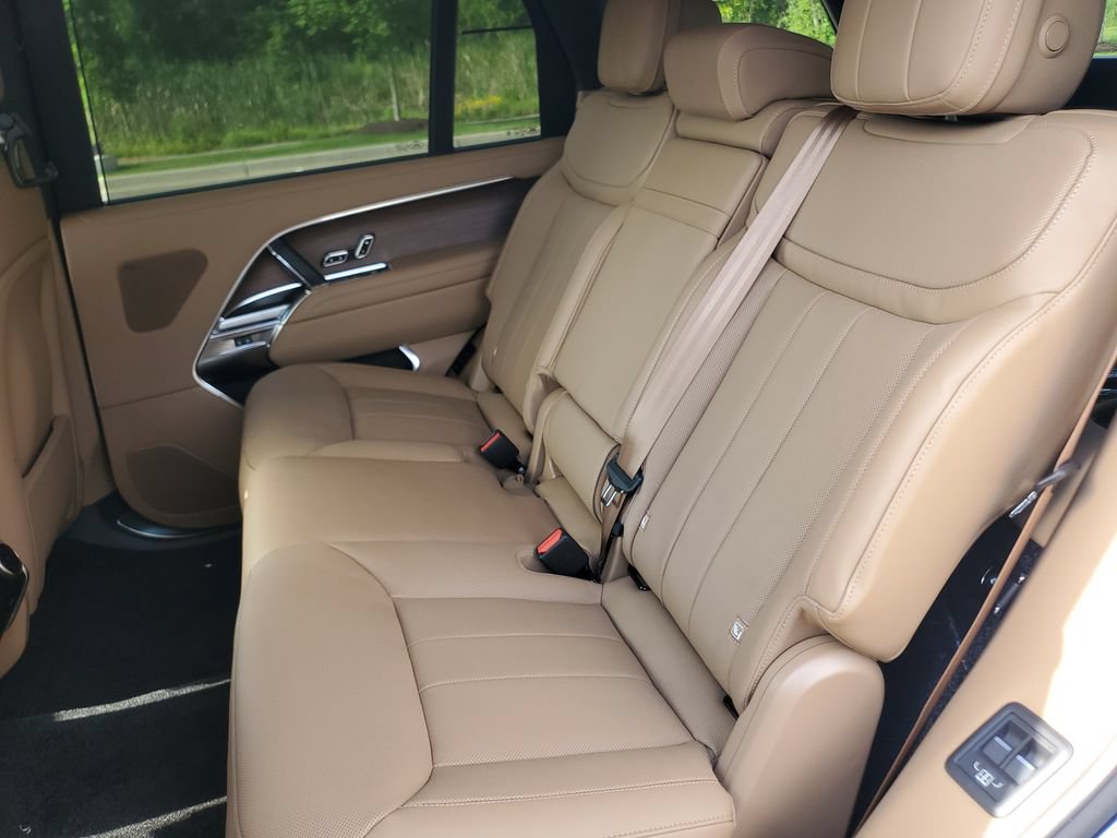 New 2026 Land Rover Range Rover Long Wheelbase SE AWD/4WD image 29