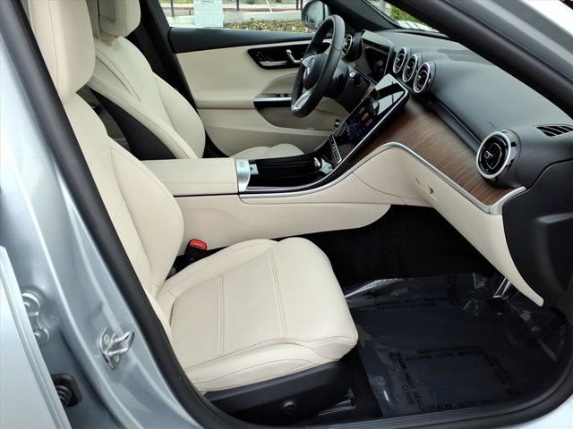 Used 2025 Mercedes-Benz C 300 4MATIC Sedan image 17