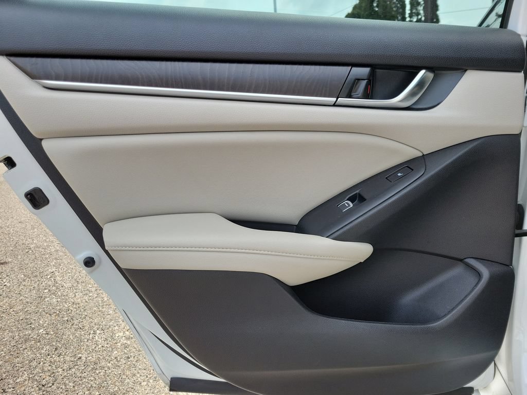 Used 2021 Honda Accord Touring image 8