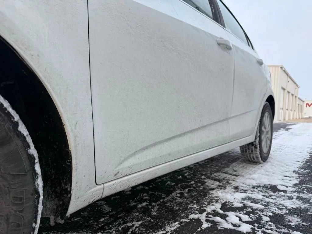 Used 2017 Chevrolet Sonic LT image 5