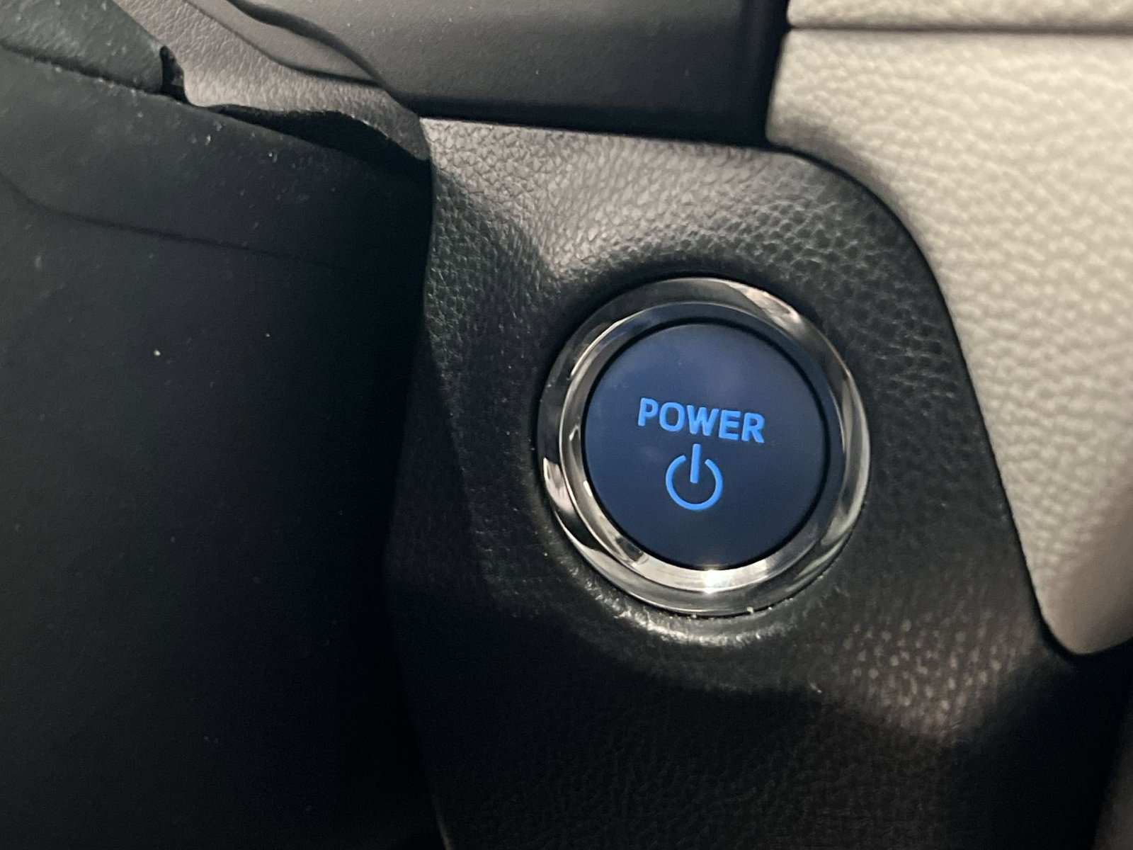 Used 2020 Toyota RAV4 Limited image 31