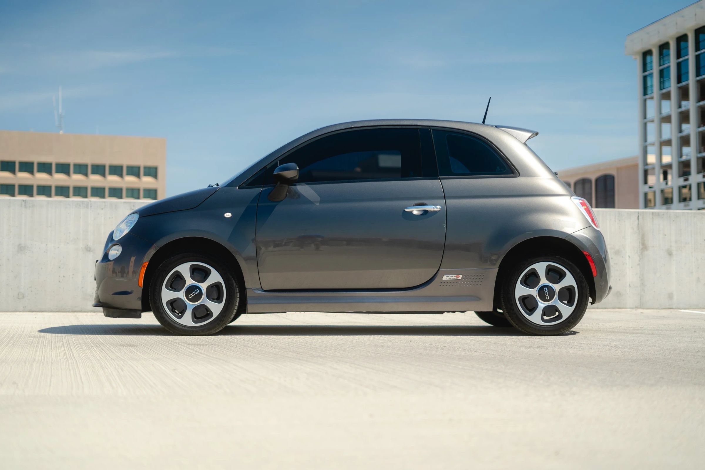 Used 2015 FIAT 500 e FWD image 10