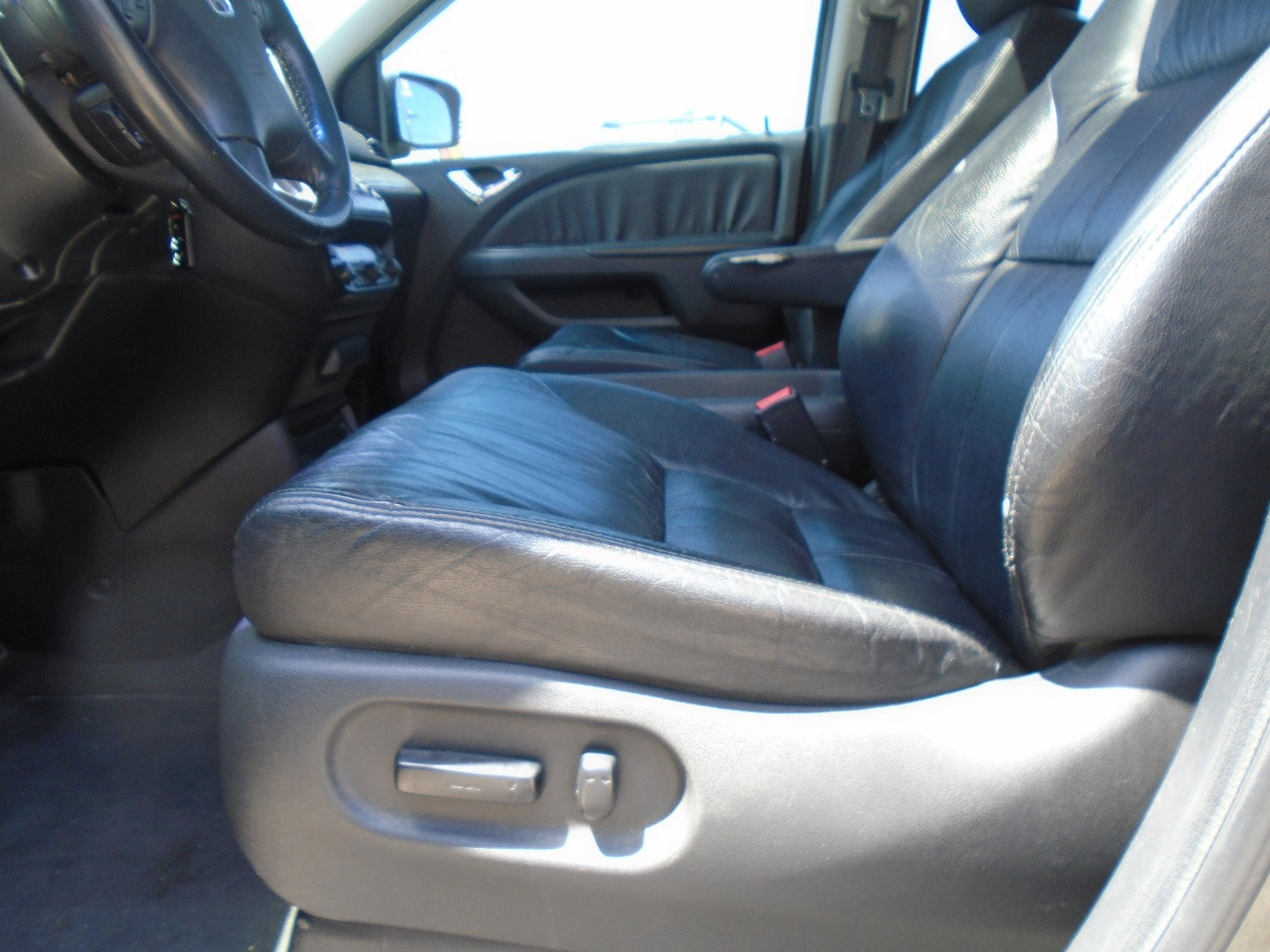 Used 2010 Honda Odyssey Touring image 12