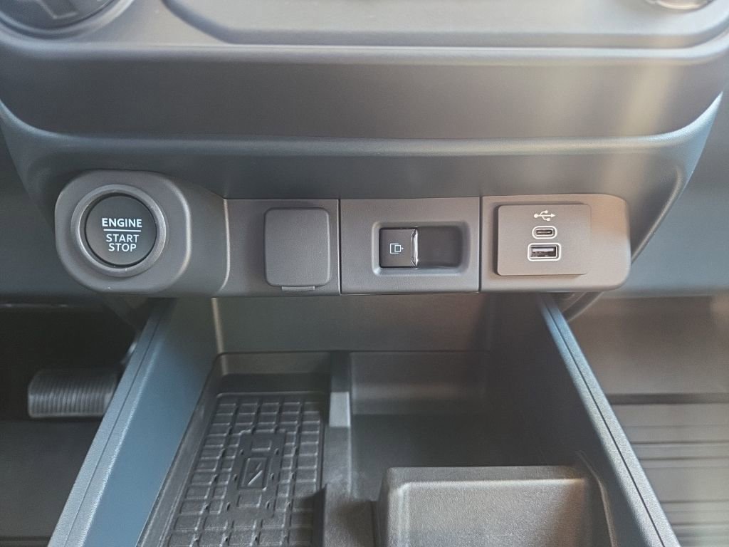 Used 2025 Ford Maverick Tremor image 21