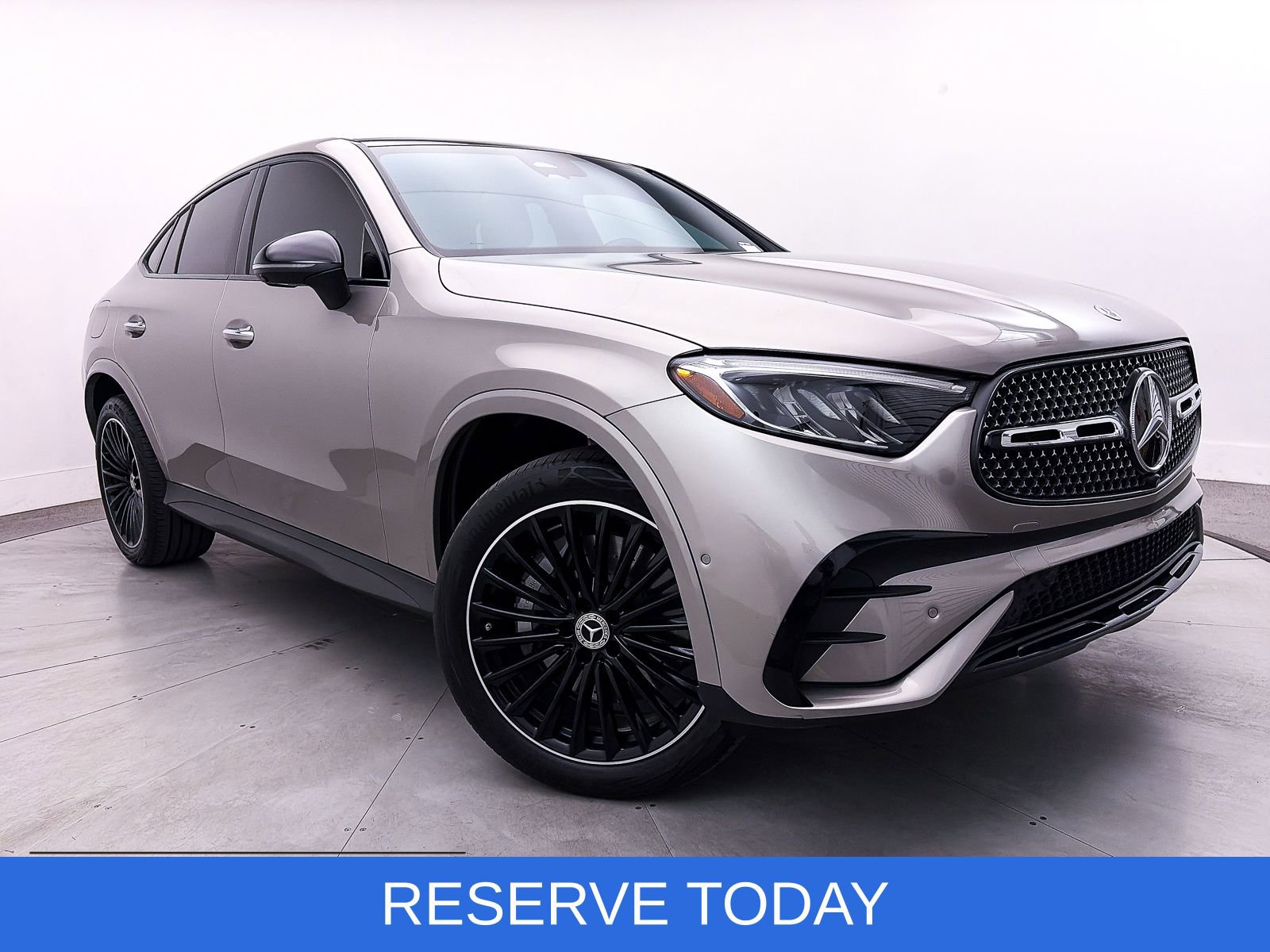 Used 2024 Mercedes-Benz GLC 300 4MATIC w/ AMG Line image 1