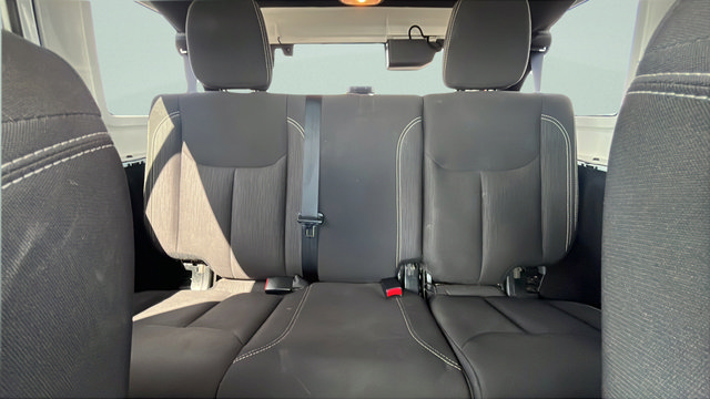 Used 2018 Jeep Wrangler Unlimited Sahara AWD/4WD image 21